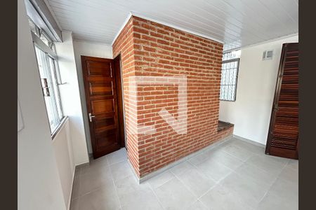 Casa para alugar com 200m², 5 quartos e 2 vagas Casa para alugar com 200m², 5 quartos e 2 vagasEscada para lavanderia