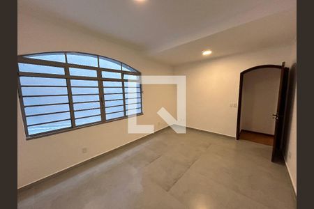 Casa para alugar com 200m², 5 quartos e 2 vagas Casa para alugar com 200m², 5 quartos e 2 vagasEscritório