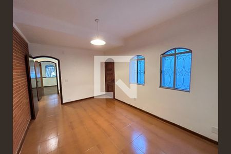 Casa para alugar com 200m², 5 quartos e 2 vagas Casa para alugar com 200m², 5 quartos e 2 vagasSala de Jantar