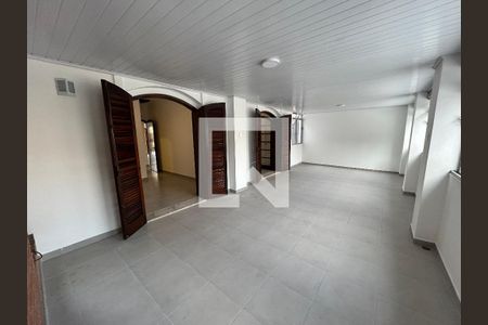 Casa para alugar com 200m², 5 quartos e 2 vagas Casa para alugar com 200m², 5 quartos e 2 vagasVaranda dos fundos