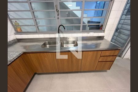 Casa para alugar com 200m², 5 quartos e 2 vagas Casa para alugar com 200m², 5 quartos e 2 vagasCozinha