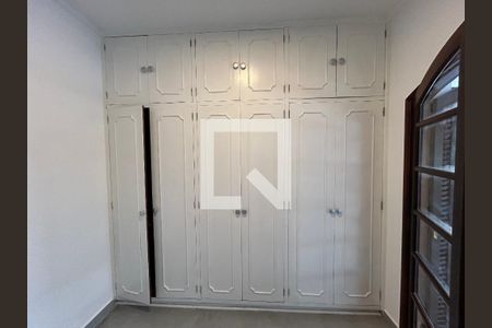 Casa para alugar com 200m², 5 quartos e 2 vagas Casa para alugar com 200m², 5 quartos e 2 vagasQuarto 3