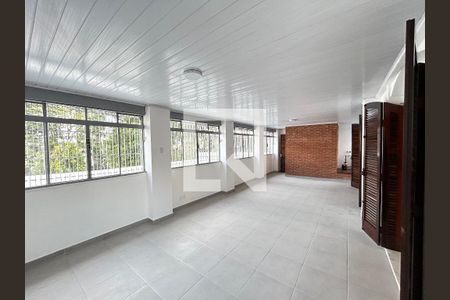 Casa para alugar com 200m², 5 quartos e 2 vagas Casa para alugar com 200m², 5 quartos e 2 vagasVaranda dos fundos