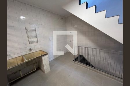 Casa para alugar com 200m², 5 quartos e 2 vagas Casa para alugar com 200m², 5 quartos e 2 vagasLavanderia