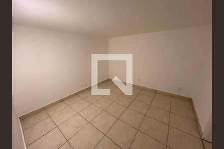 Casa para alugar com 200m², 5 quartos e 2 vagas Casa para alugar com 200m², 5 quartos e 2 vagasQuarto 5