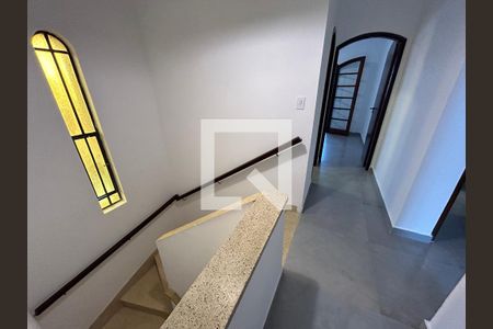 Casa para alugar com 200m², 5 quartos e 2 vagas Casa para alugar com 200m², 5 quartos e 2 vagasCorredor