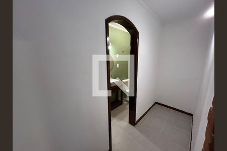 Lavabo de casa para alugar com 5 quartos, 200m² em Alto da Lapa, São Paulo