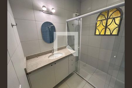 Casa para alugar com 200m², 5 quartos e 2 vagas Casa para alugar com 200m², 5 quartos e 2 vagasBanheiro da Suíte 1