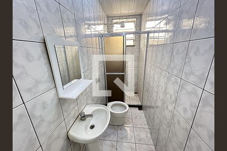 Banheiro de casa para alugar com 1 quarto, 30m² em Irajá, Rio de Janeiro