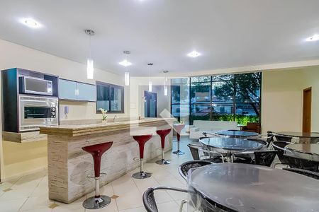 Apartamento à venda com 92m², 4 quartos e 2 vagas Apartamento à venda com 92m², 4 quartos e 2 vagasÁrea comum - Salão de festas