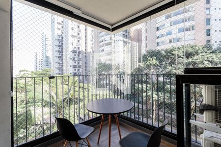 Varanda de kitnet/studio à venda com 1 quarto, 34m² em Indianópolis, São Paulo