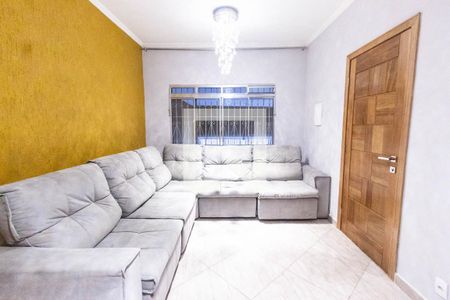 Sala de casa para alugar com 4 quartos, 4m² em Vila Maria Luisa, São Paulo