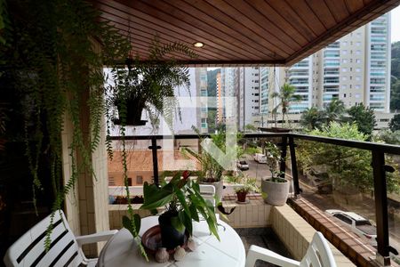 Varanda de apartamento para alugar com 4 quartos, 230m² em Pitangueiras, Guarujá