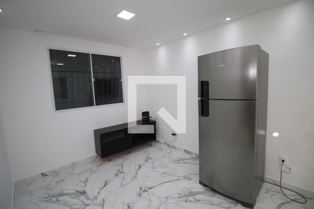 Sala de apartamento para alugar com 2 quartos, 40m² em Brás de Pina, Rio de Janeiro