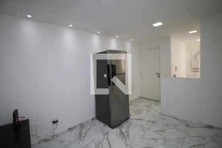 Sala de apartamento para alugar com 2 quartos, 40m² em Brás de Pina, Rio de Janeiro