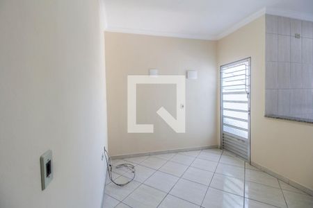 Sala de TV de casa para alugar com 2 quartos, 100m² em Jardim Santa Rita, Barueri