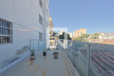 Sacada de apartamento à venda com 3 quartos, 100m² em Sagrada Família, Belo Horizonte