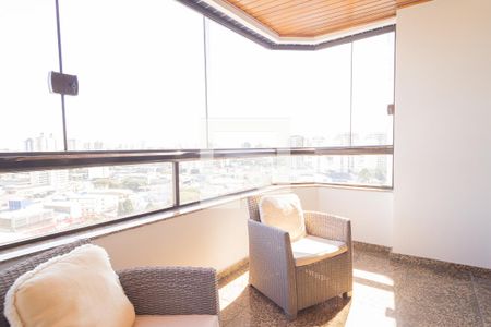 Apartamento à venda com 306m², 3 quartos e 4 vagas Apartamento à venda com 306m², 3 quartos e 4 vagasSacada