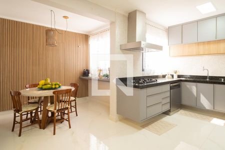 Apartamento à venda com 306m², 3 quartos e 4 vagas Apartamento à venda com 306m², 3 quartos e 4 vagasCopa