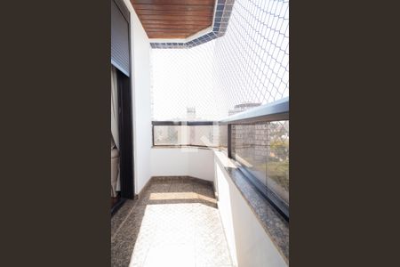 Apartamento à venda com 306m², 3 quartos e 4 vagas Apartamento à venda com 306m², 3 quartos e 4 vagasSacada - Suíte 3