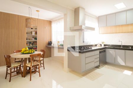 Apartamento à venda com 306m², 3 quartos e 4 vagas Apartamento à venda com 306m², 3 quartos e 4 vagasCopa e Cozinha