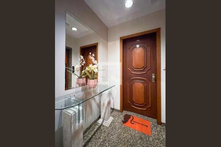 Apartamento à venda com 306m², 3 quartos e 4 vagas Apartamento à venda com 306m², 3 quartos e 4 vagasÁrea comum - Hall