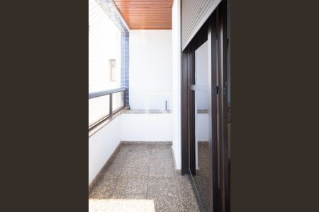 Apartamento à venda com 306m², 3 quartos e 4 vagas Apartamento à venda com 306m², 3 quartos e 4 vagasSacada - Suíte 3