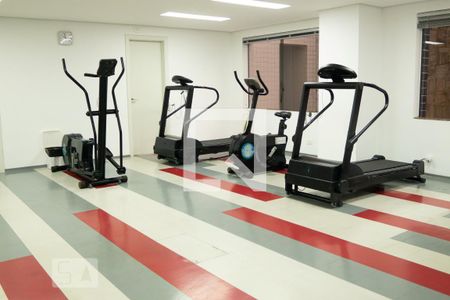 Apartamento à venda com 306m², 3 quartos e 4 vagas Apartamento à venda com 306m², 3 quartos e 4 vagasÁrea comum - Academia