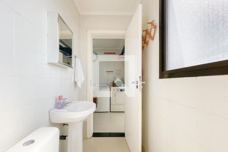 Apartamento à venda com 306m², 3 quartos e 4 vagas Apartamento à venda com 306m², 3 quartos e 4 vagasBanheiro de Serviço - Cobertura