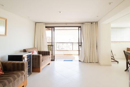 Apartamento à venda com 306m², 3 quartos e 4 vagas Apartamento à venda com 306m², 3 quartos e 4 vagasHall - Cobertura