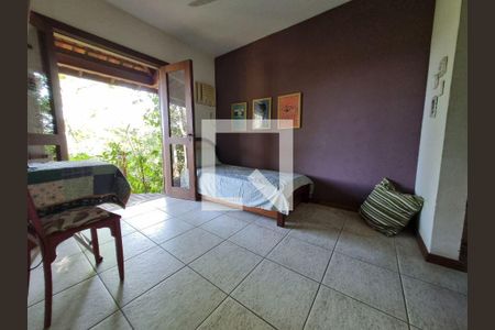 Casa à venda com 4 quartos, 246m² em Mata Paca, Niterói