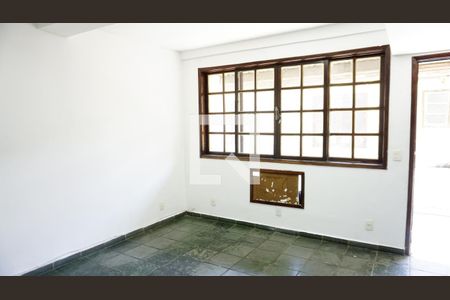 Casa de condomínio para alugar com 80m², 2 quartos e 1 vagaSala