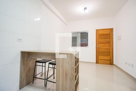 Sala e cozinha de apartamento para alugar com 2 quartos, 45m² em Penha de França, São Paulo