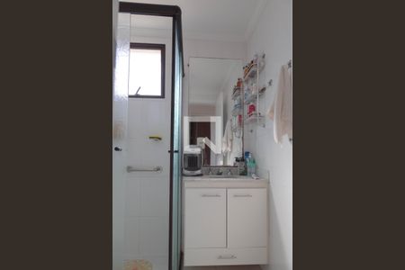 Banheiro de apartamento à venda com 2 quartos, 60m² em Portal dos Gramados, Guarulhos