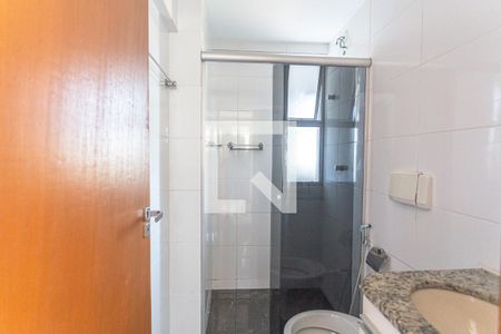 Banheiro da Suíte de apartamento para alugar com 2 quartos, 55m² em União, Belo Horizonte