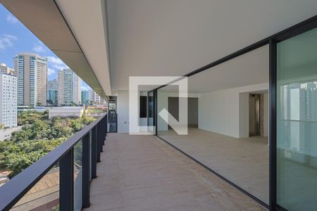 Sacada de apartamento à venda com 4 quartos, 232m² em Vila da Serra, Nova Lima