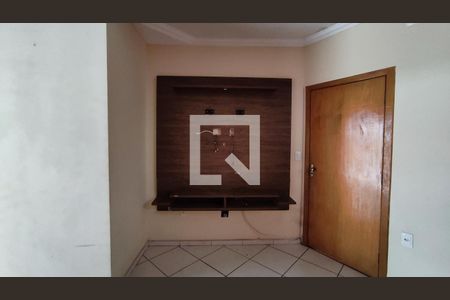 Sala de casa para alugar com 2 quartos, 72m² em Jardim Laguna, Contagem