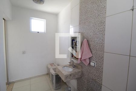 Banheiro da Suíte de casa para alugar com 3 quartos, 90m² em Granada, Uberlândia