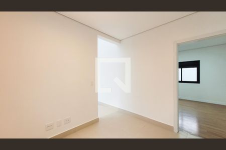 Sala de Tv de casa de condomínio para alugar com 4 quartos, 284m² em Centro, Campinas