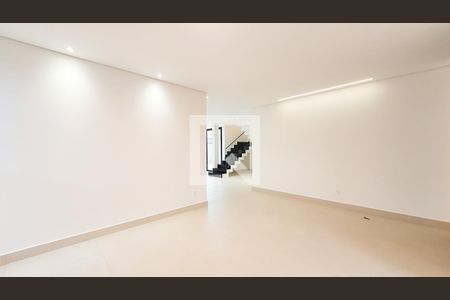 Sala de casa de condomínio para alugar com 4 quartos, 284m² em Centro, Campinas