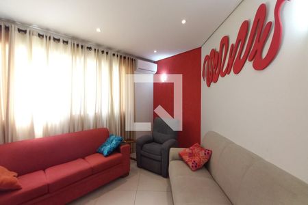 Sala de TV de casa de condomínio à venda com 3 quartos, 238m² em Swiss Park, Campinas