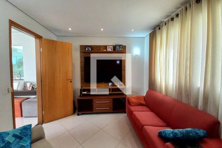 Sala de TV de casa de condomínio à venda com 3 quartos, 238m² em Swiss Park, Campinas