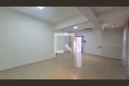 Sala de casa à venda com 5 quartos, 190m² em Bosque, Campinas