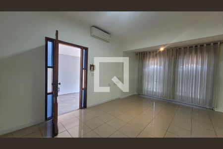 Sala de casa à venda com 5 quartos, 190m² em Bosque, Campinas