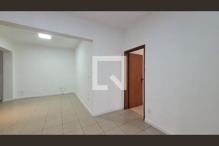 Sala de casa à venda com 5 quartos, 190m² em Bosque, Campinas