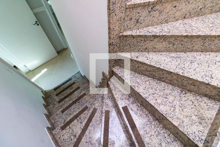 Escada de casa à venda com 3 quartos, 240m² em Vila Sonia, São Paulo