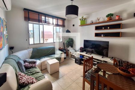 Apartamento à venda com 75m², 2 quartos e 1 vagaSala