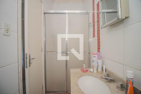 Banheiro de apartamento à venda com 1 quarto, 42m² em Passo D’areia, Porto Alegre