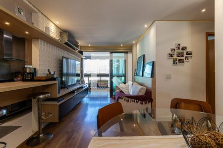 Sala de apartamento à venda com 3 quartos, 76m² em Rio Comprido, Rio de Janeiro