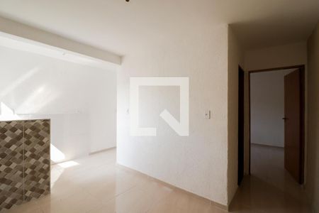 Sala/Cozinha/Área de Serviço de casa para alugar com 2 quartos, 40m² em Parque Peruche, São Paulo